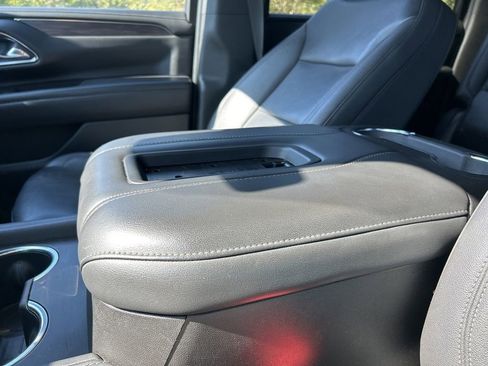 Used 2023 Chevrolet Suburban LT image 29