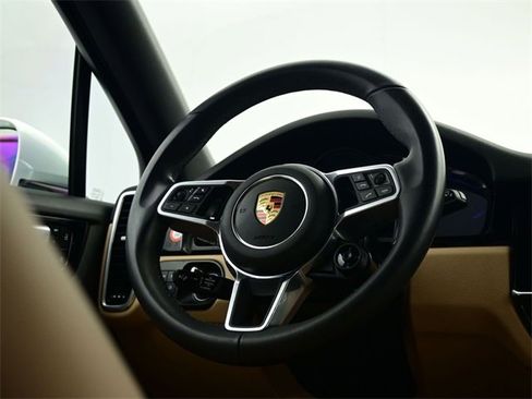 Used 2023 Porsche Cayenne S Platinum w/ Assistance Package image 12