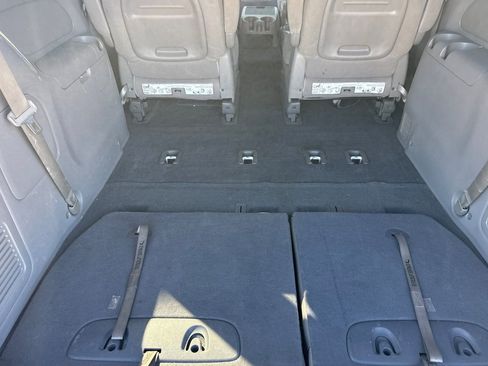 Used 2014 Kia Sedona LX FWD image 16
