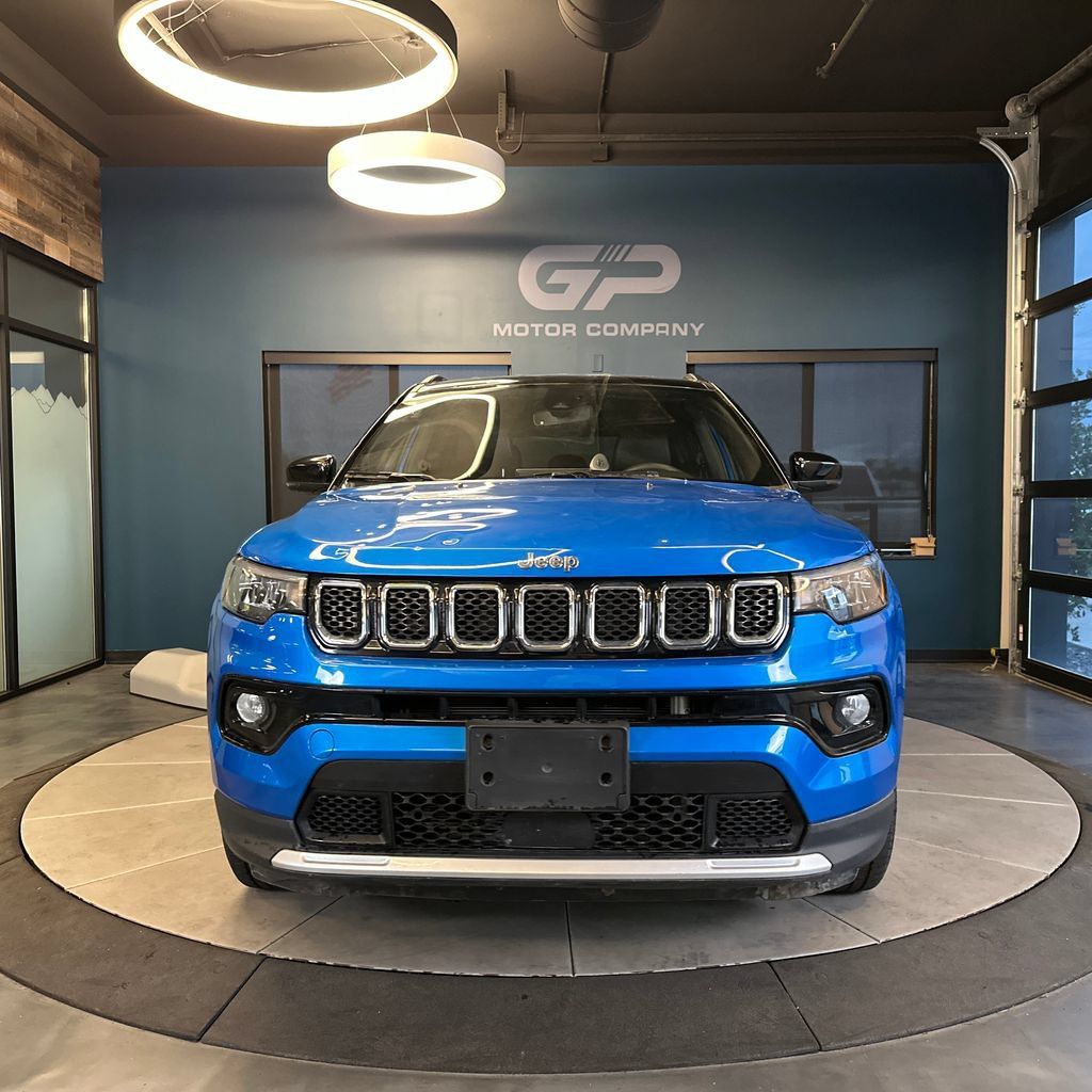 Used 2024 Jeep Compass Limited AWD/4WD image 8