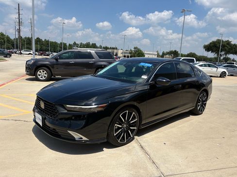 Used 2024 Honda Accord Touring image 4