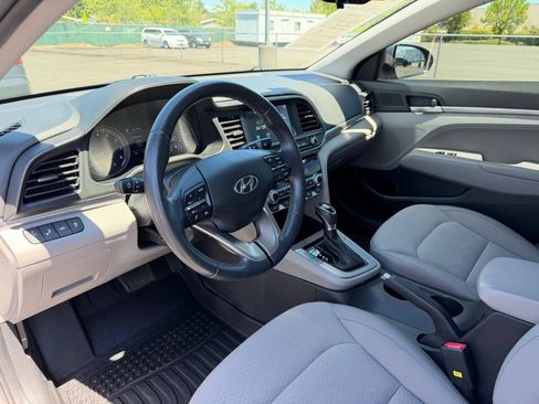 Used 2020 Hyundai Elantra Value Edition FWD image 15