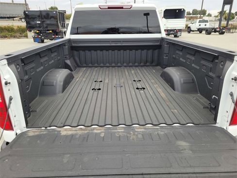 Used 2024 Chevrolet Silverado 2500 Custom w/ Custom Value Package image 10