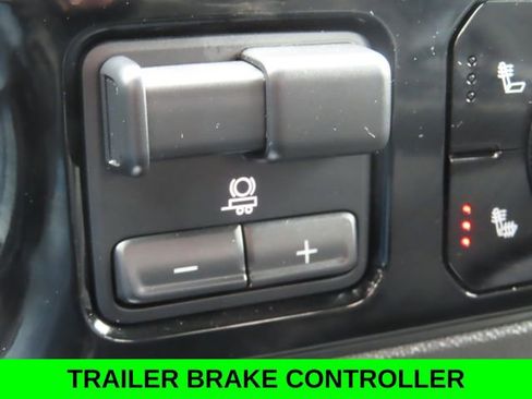 Used 2025 Chevrolet Silverado 1500 LT AWD/4WD image 34
