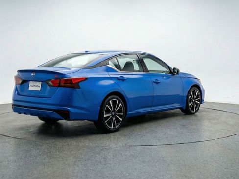 Used 2025 Nissan Altima 2.5 SR image 9