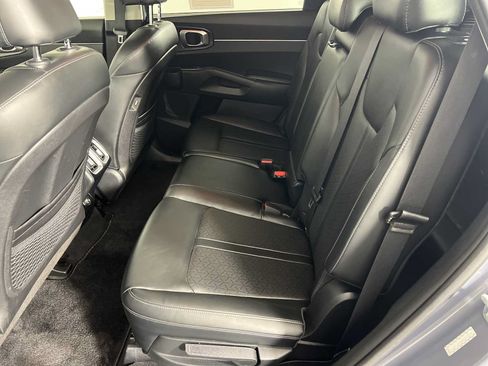 Used 2021 Kia Sorento S FWD image 24