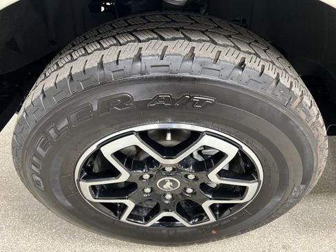 Used 2025 Ford Bronco Outer Banks image 15