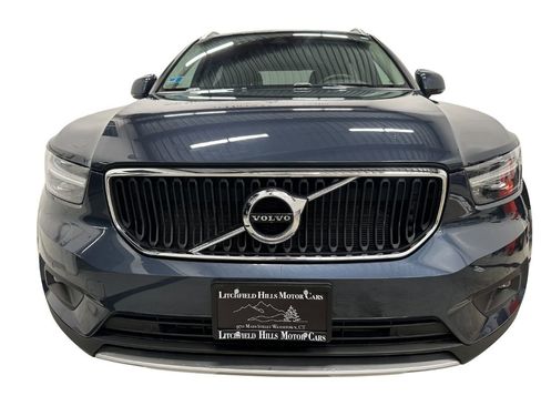 Used 2021 Volvo XC40 T5 Momentum image 8