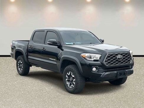 Used 2021 Toyota Tacoma TRD Off-Road image 3