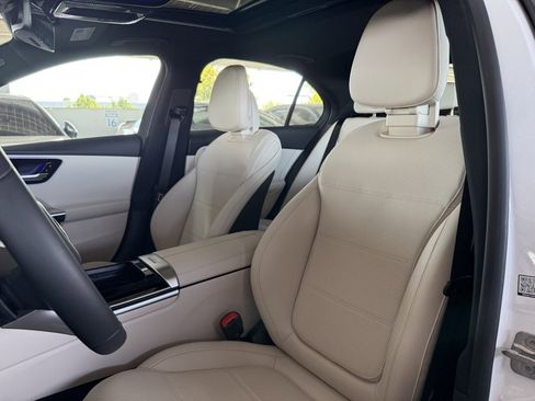 New 2025 Mercedes-Benz C 300 Sedan image 8
