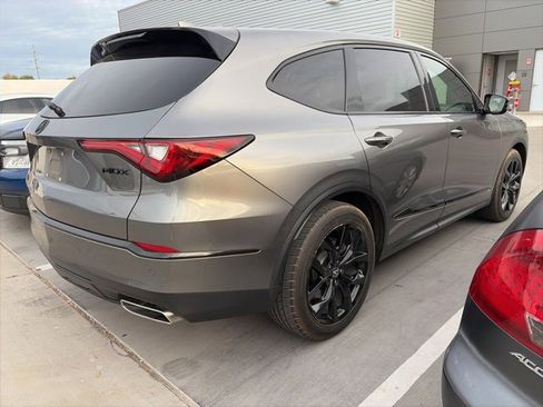 Used 2023 Acura MDX SH-AWD w/ Technology Package image 3