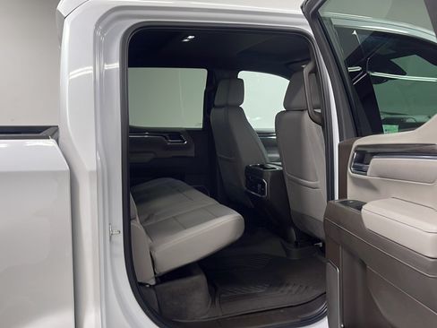 Used 2025 Chevrolet Silverado 1500 LTZ AWD/4WD image 19