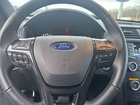 Used 2019 Ford Explorer XLT AWD/4WD image 15