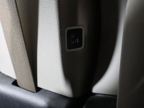 Used 2023 Chrysler Voyager LX FWD image 29