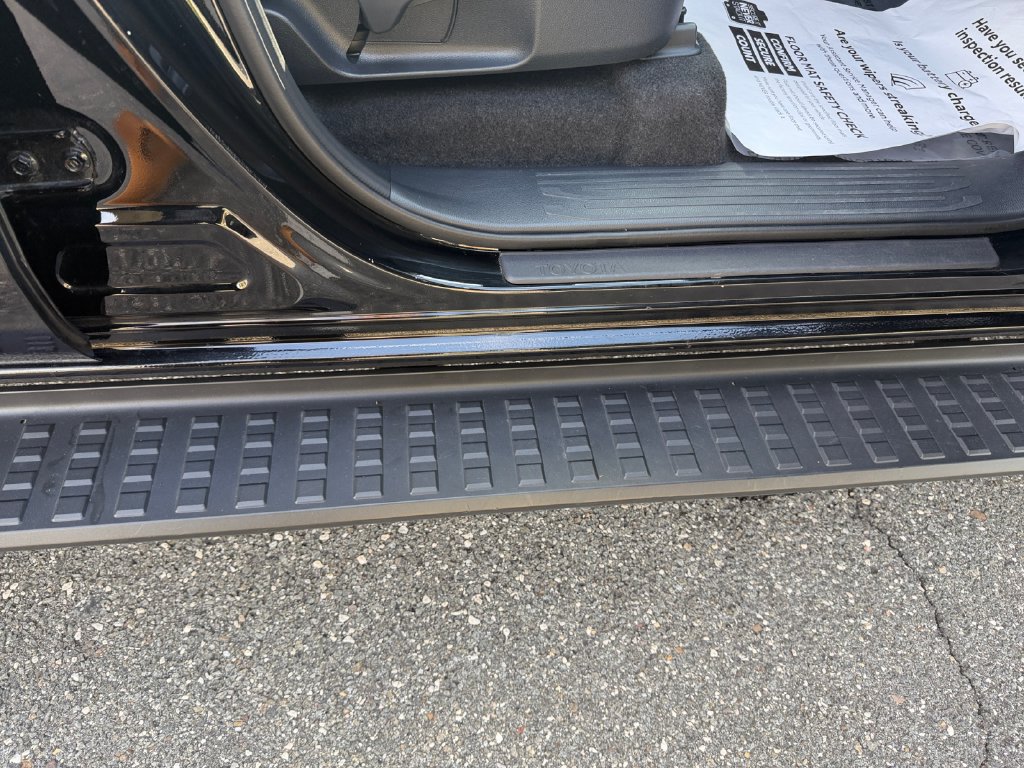 Used 2025 Toyota 4Runner SR5 AWD/4WD image 18