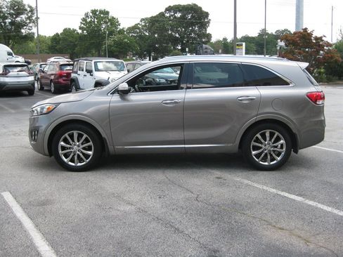 Used 2017 Kia Sorento SX FWD image 4
