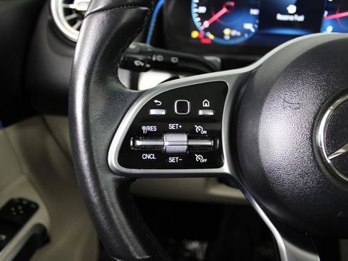 Used 2022 Mercedes-Benz GLB 250 image 25