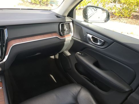 Used 2024 Volvo S60 B5 Plus image 17