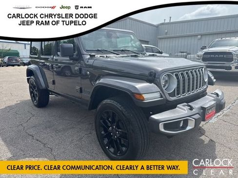Used 2025 Jeep Wrangler Unlimited Sahara w/ Safety Group AWD/4WD image 4
