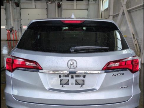Used 2018 Acura RDX AWD image 3