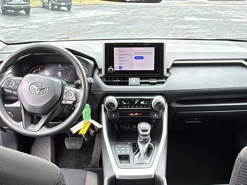 Certified 2025 Toyota RAV4 LE image 28