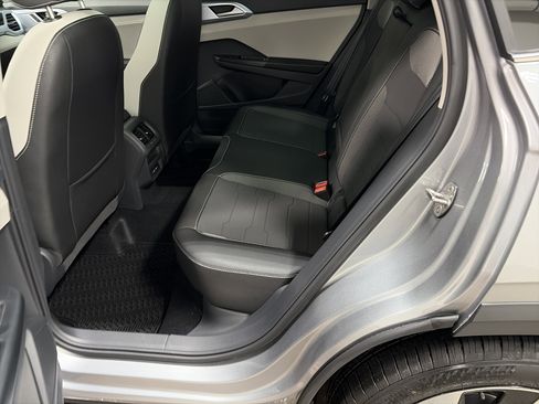 New 2026 Volkswagen Taos SE image 26