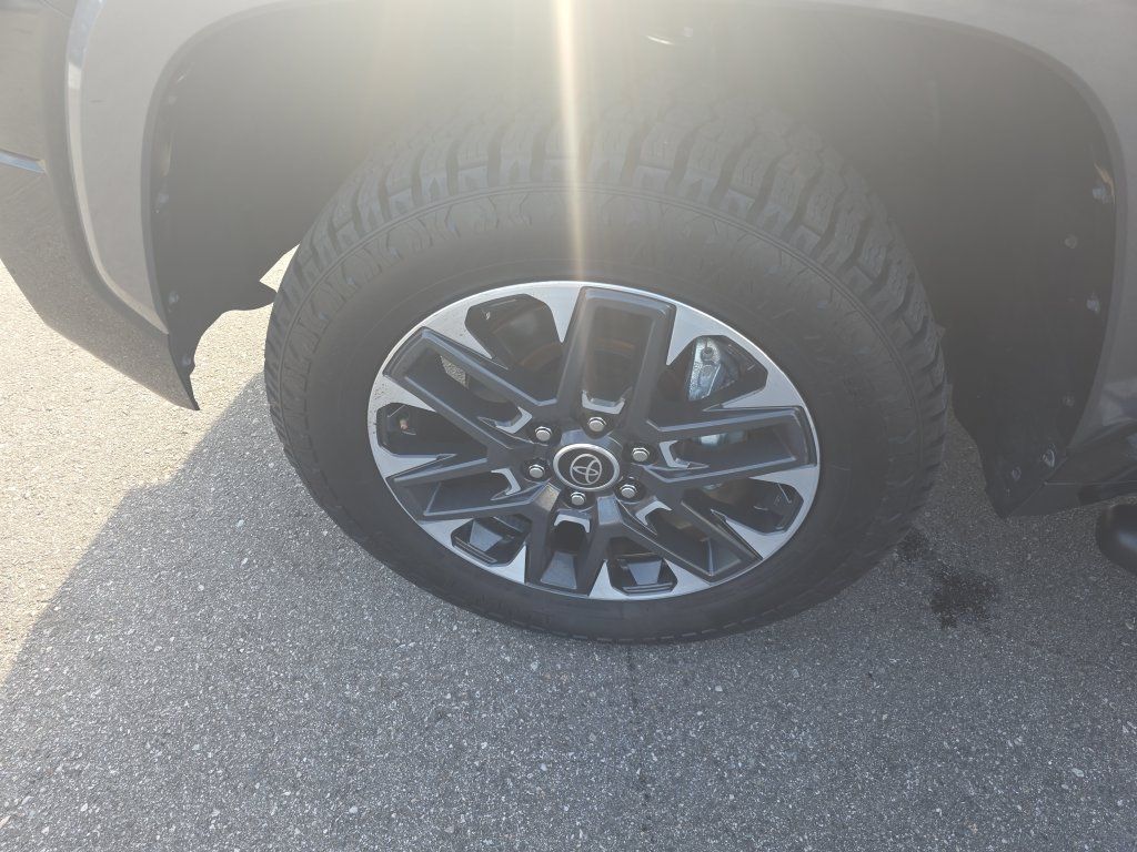 Used 2023 Toyota Tundra Limited AWD/4WD image 24