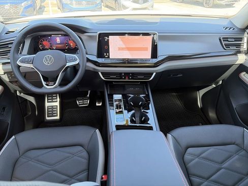 New 2026 Volkswagen Atlas Peak Edition AWD/4WD image 2