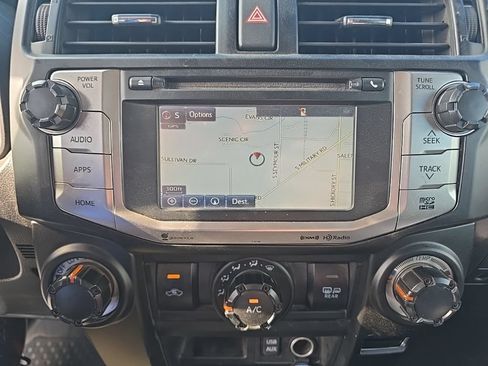 Used 2017 Toyota 4Runner SR5 AWD/4WD image 22