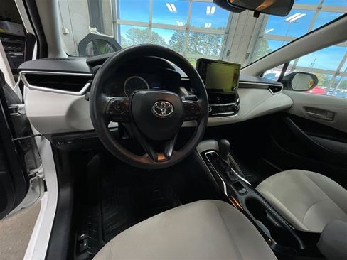 Used 2022 Toyota Corolla LE FWD image 13