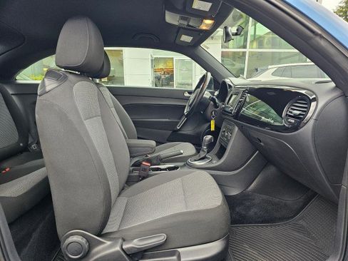 Used 2018 Volkswagen Beetle S FWD image 11