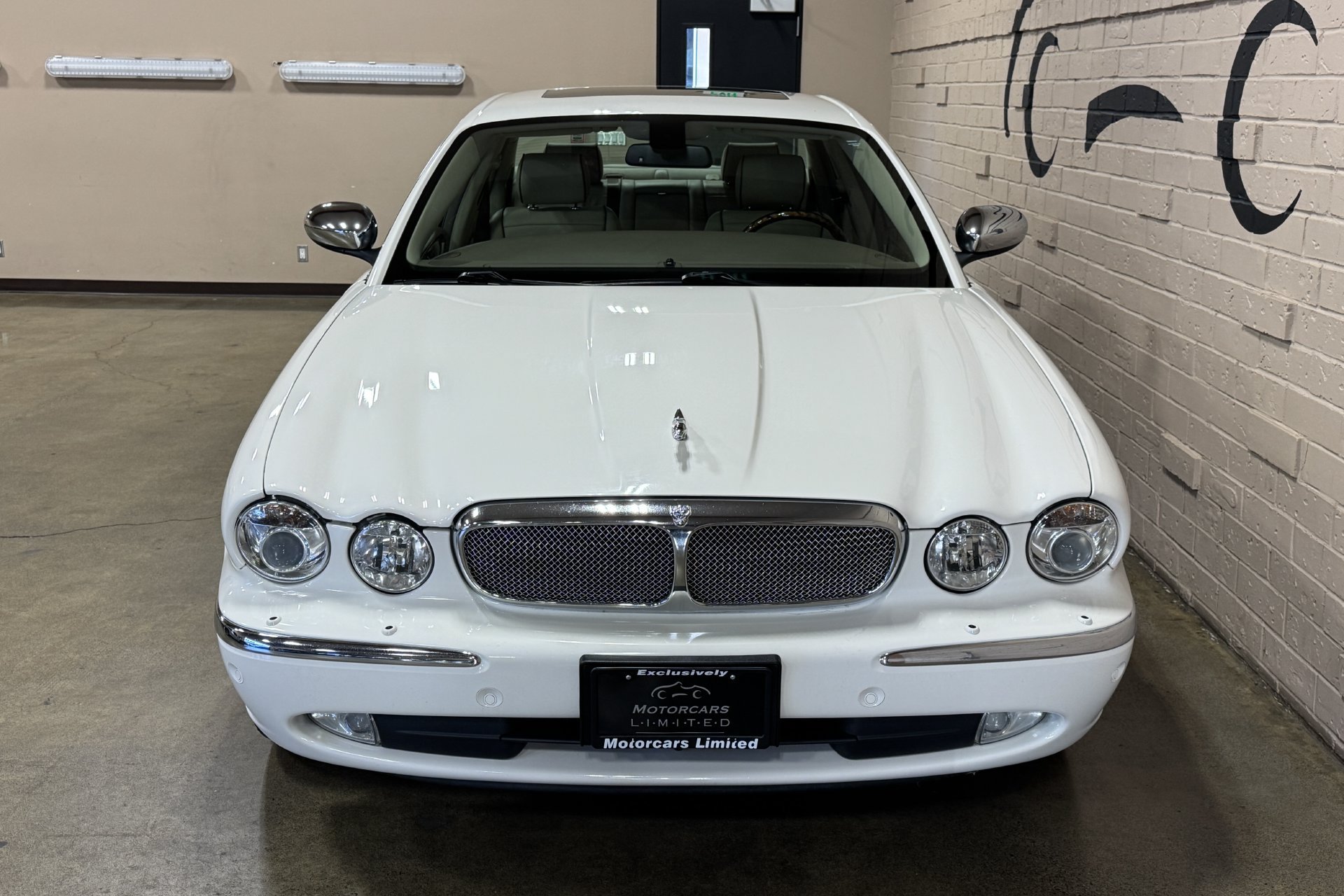Used 2007 Jaguar XJ8 RWD image 14