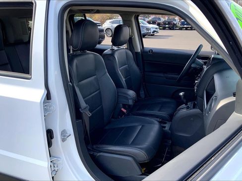 Used 2017 Jeep Patriot High Altitude image 7