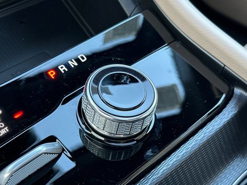 New 2025 Jeep Grand Cherokee Limited w/ Luxury Tech Group II image 22