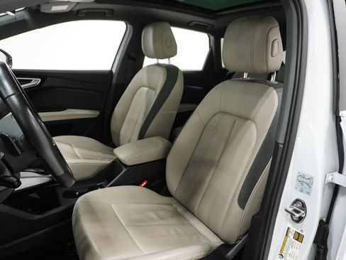 Used 2022 Audi Q4 e-tron Premium Plus w/ Premium Plus image 11
