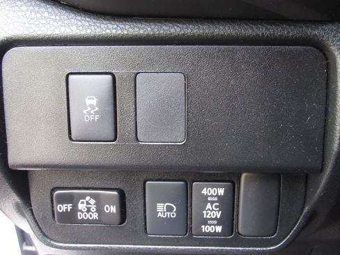 Certified 2020 Toyota Tacoma TRD Sport w/ TRD Premium Sport Package AWD/4WD image 31