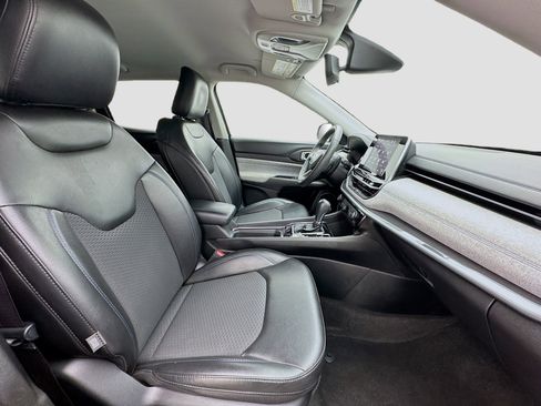 Used 2022 Jeep Compass Latitude image 19