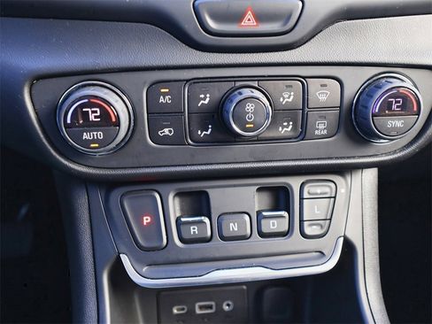 Used 2018 GMC Terrain SLE w/ Driver Convenience Package image 25