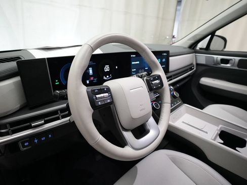 Used 2026 Hyundai Santa Fe SE FWD image 8