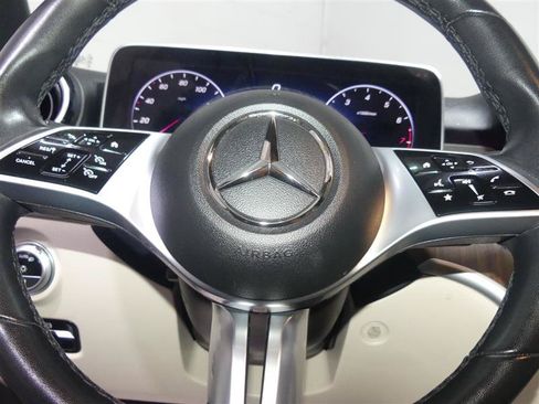 Used 2023 Mercedes-Benz C 300 4MATIC Sedan image 32