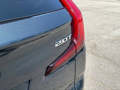 Used 2019 Cadillac XT4 Luxury w/ Cold Weather Package FWD image 27