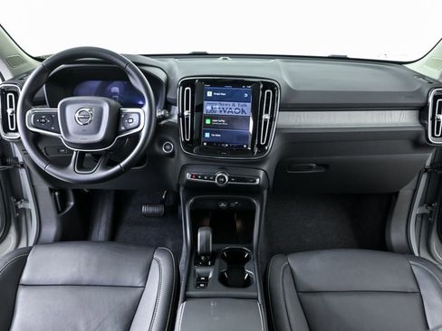Certified 2025 Volvo XC40 B5 Core image 19