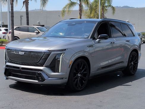 Used 2026 Cadillac Vistiq Platinum AWD/4WD image 5