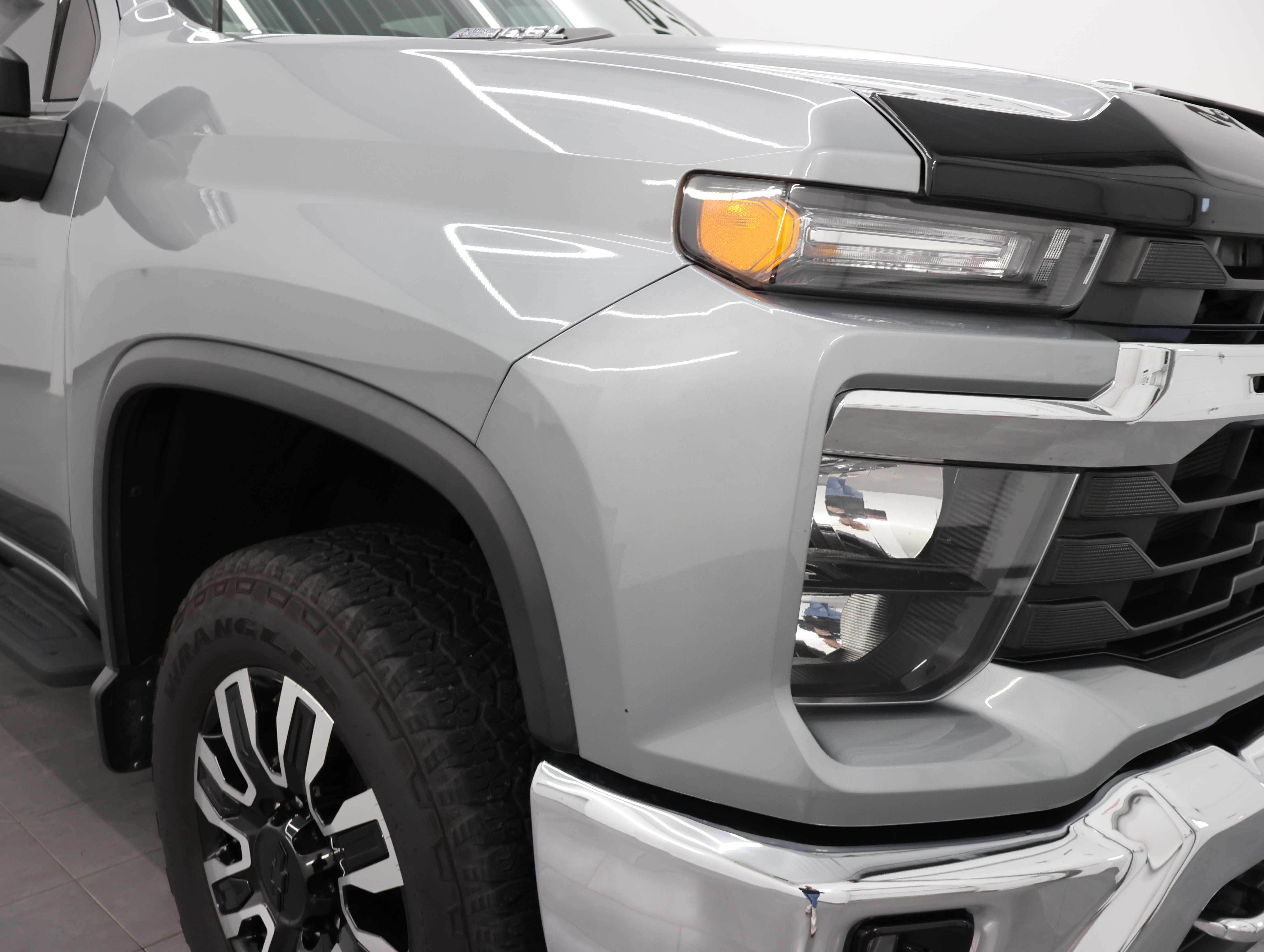 Used 2024 Chevrolet Silverado 2500 LT AWD/4WD image 29