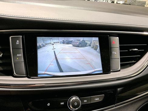 Used 2019 Buick Enclave Essence image 21