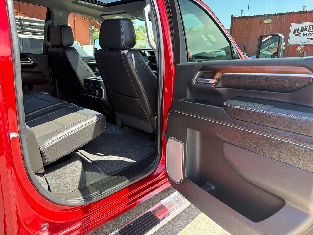 Used 2024 GMC Sierra 3500 Denali w/ Denali Reserve Package AWD/4WD image 17