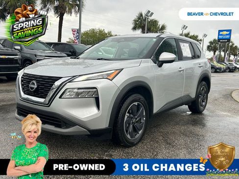 Used 2025 Nissan Rogue SV image 1