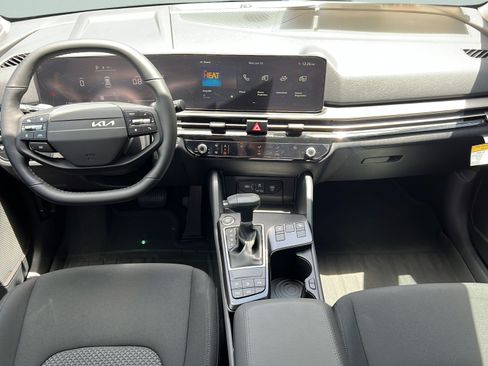 New 2026 Kia Sportage LX FWD image 13