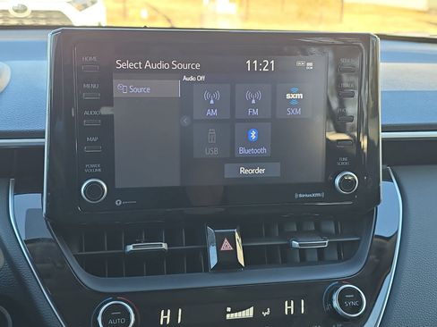 Used 2022 Toyota Corolla Cross XLE image 29