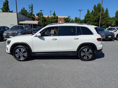 Used 2025 Mercedes-Benz GLB 250 4MATIC image 6